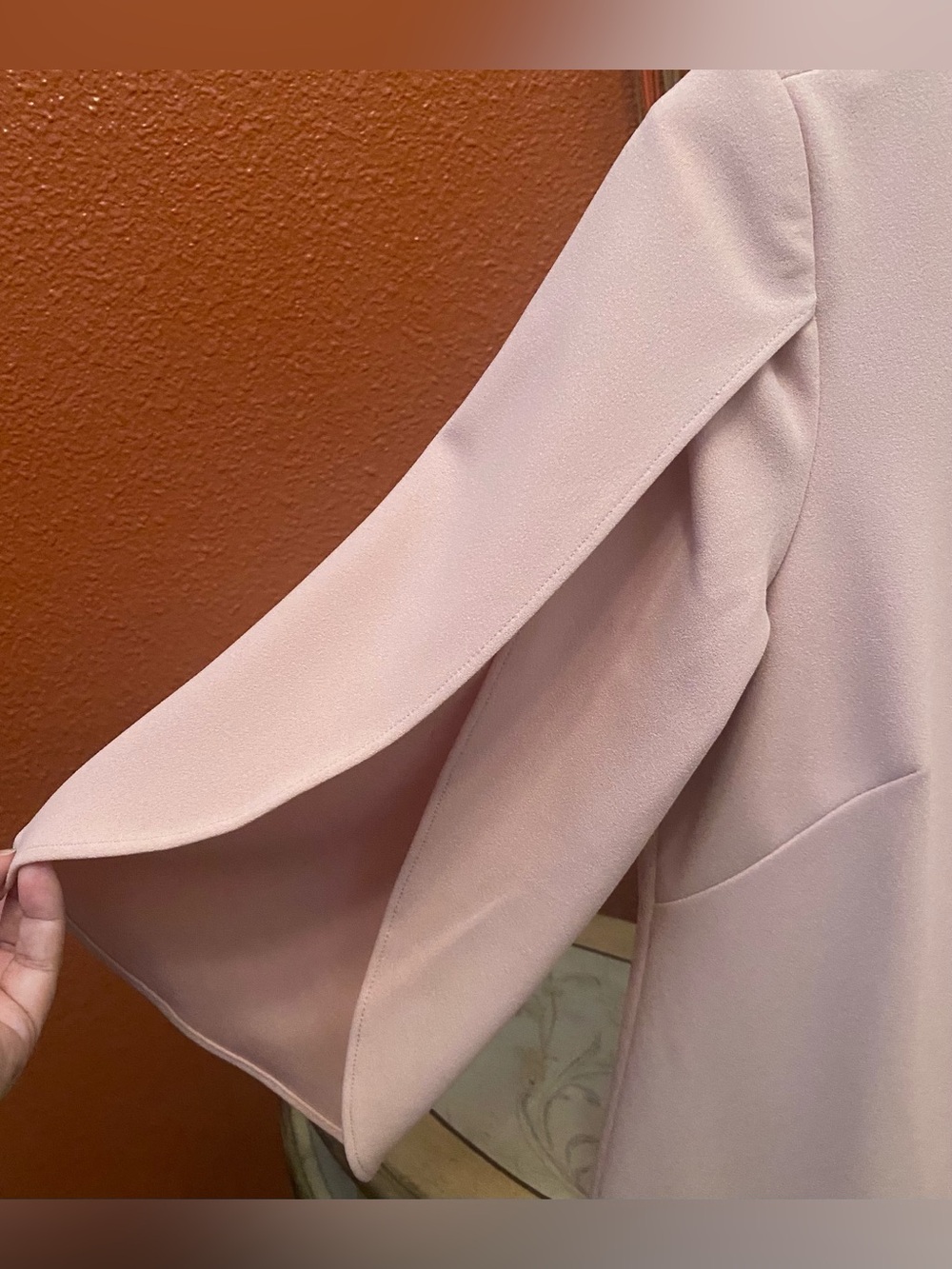 Vince Camuto - EUC - Tulip Sleeve Sheath Dress - Beautiful Amazing Condition - Picture 8 of 11
